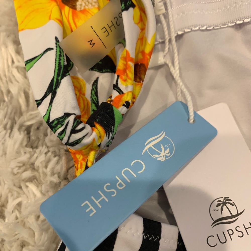 Cupshe - Picture 4 of 4